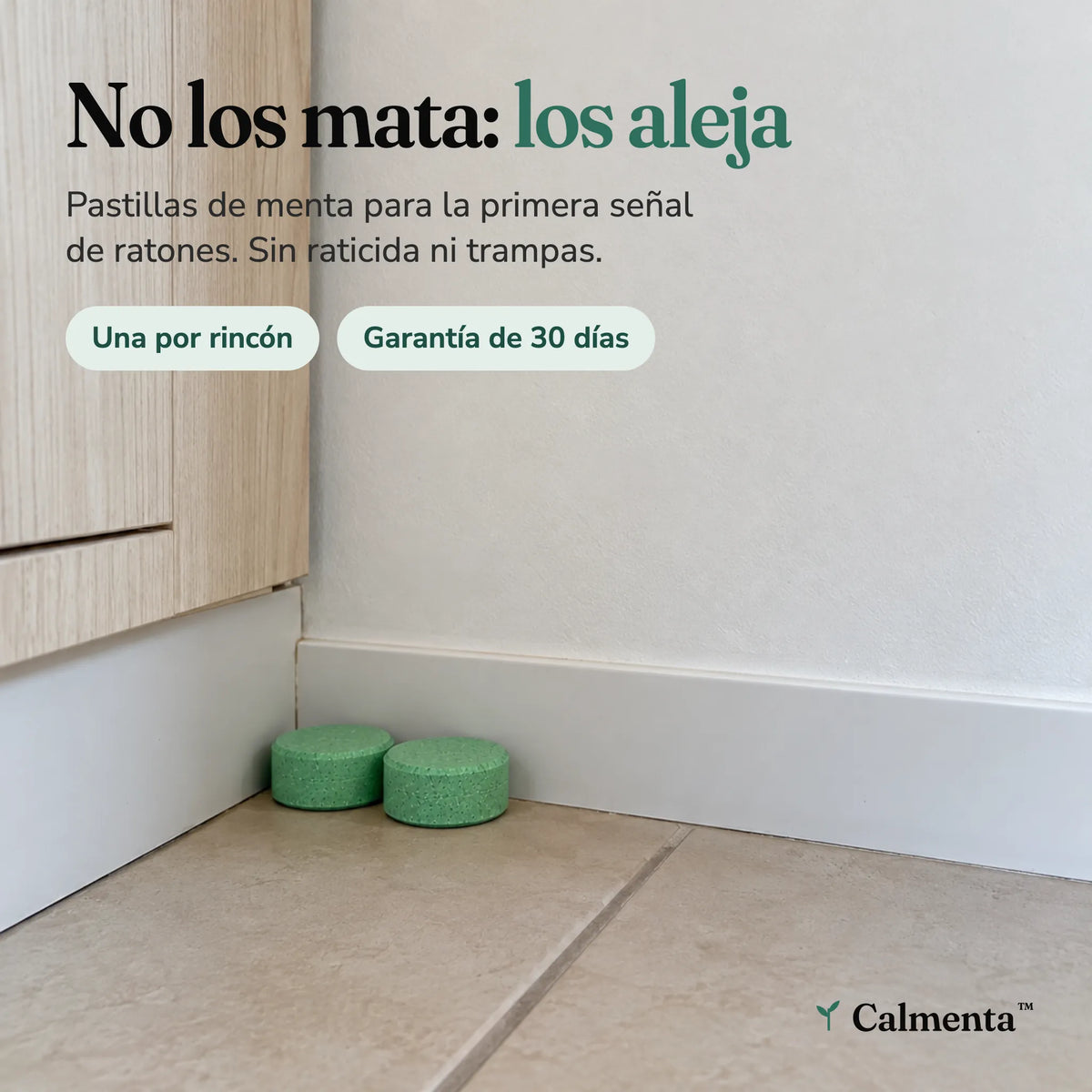 Pastillas de menta Calmenta junto al zoclo de una cocina: no los mata, los aleja